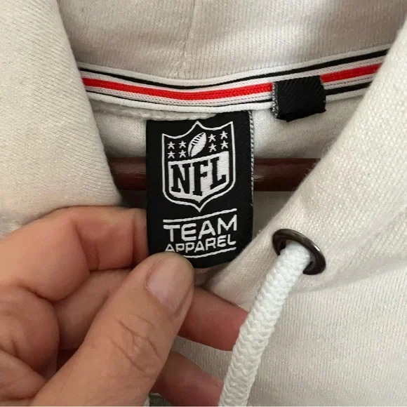 NFL Cleveland Browns team official Apparel color block pullover Hoodie size M - Picture 3 of 7